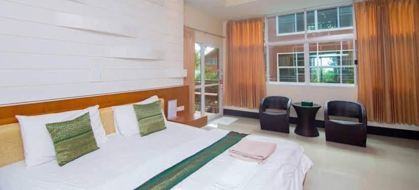Mountain Resort Koh Lipe Extérieur photo